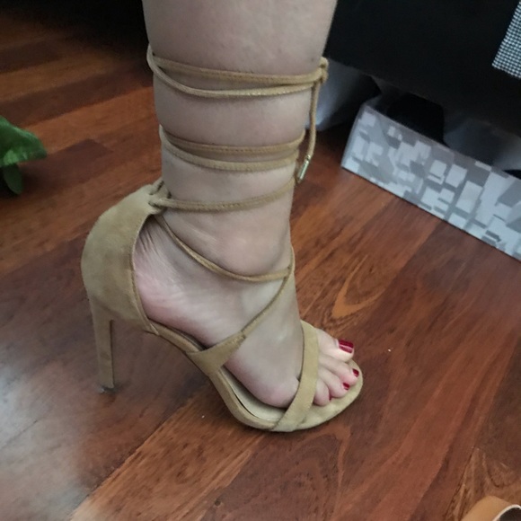 Presidnt open toe tie up heels - Picture 2 of 3